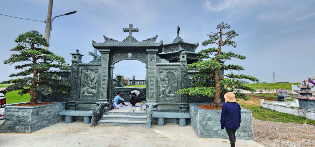 Khu Lăng Mộ Đá Hoa Lư