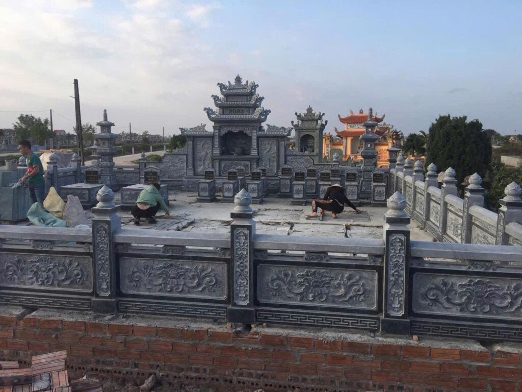Khu Lăng Mộ Đá Hoa Lư